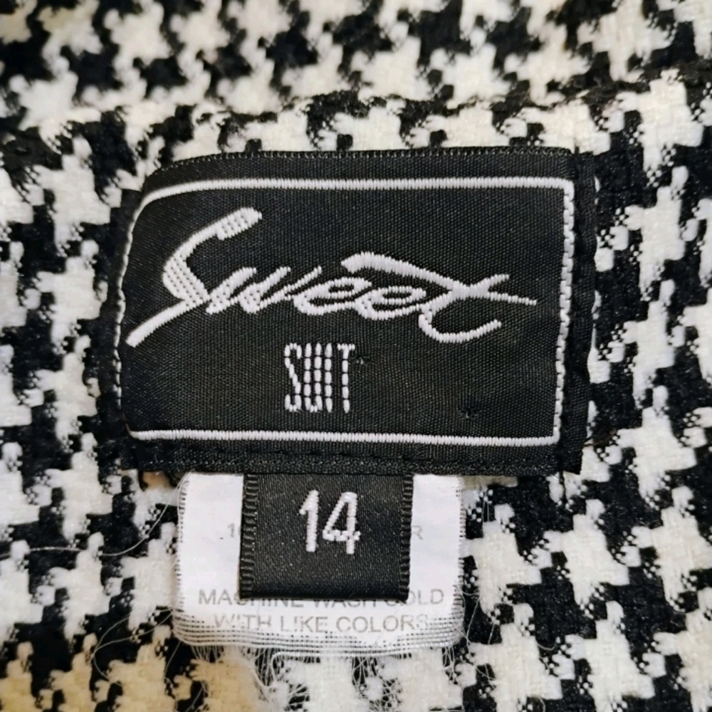 Chic Houndstooth Blazer - image 5